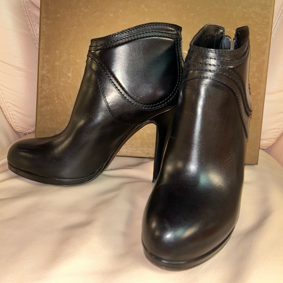 Beautiful Authentic Gucci ankle boots - Picture 3 of 12